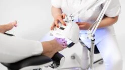 SUNfeet UV Lamp Op Statief - Lamp Voor Gelnagels 80W - LED Lamp Nagels - Gellak Lamp - Nageldroger - Wit 6 SUNfeet UV Lamp Op Statief - Lamp Voor Gelnagels 80W - LED Lamp Nagels - Gellak Lamp - Nageldroger - Wit -Schoonheidsproducten Winkel 1200x674